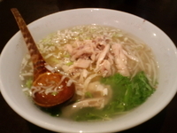 「鶏そば（10周年記念価格500円）通常750円」@中華居酒屋 双貴楼の写真