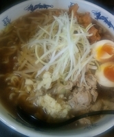 「しょうゆ爆来680円+大盛り100円+特製トッピング200円=9」@頂上タン麺 爆来の写真