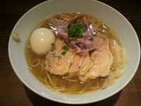 「煮干塩ラーメン+鶏チャーシュー+味玉」@町田汁場 しおらーめん 進化の写真