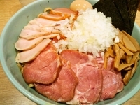 「汁無し鶏白湯（特盛り）+鶏と豚ミックスチャーシュー+バターたっぷ」@麺屋 一燈の写真