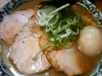 「らーめん+大盛+味玉+チャ-シュー増（￥690+￥100+￥10」@らーめん マル汁屋の写真