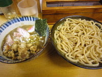 「煮番搾り（中）+肉増し+鶏皮」@つけめん 三三㐂の写真