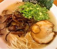 「ラーメン（バリカタ）+隠し玉+替玉（ハリガネ）650円+150円」@博多長浜らーめん ぼたん 高田馬場店の写真