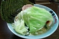 「ラーメン（650円）+キャベツ（100円）+海苔（50円）-クー」@壱八家 スカイビル店の写真