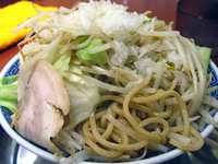 「角ふじ麺（中盛・ニンニク少なめ）@700」@前勝軒の写真