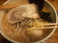 「味噌らーめん+味玉」@とんこつらーめん 笑丸の写真