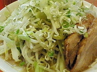 「らーめん（豚2切れ）（麺硬め・ヤサイ・ネギ・ニンニク少なめ） 7」@ちばからの写真