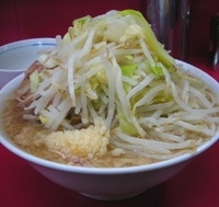 「小豚（ヤサイ、ニンニク、アブラ）+生玉」@ラーメン二郎 西台駅前店の写真