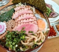 「8月限定 合鴨とんこつラーメン（1050円）」@MENYA 食い味の道有楽の写真