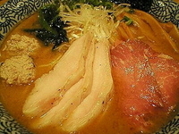 「濃厚魚介らーめん+中盛+ミックスチャーシュー 750円+50円+」@麺屋 一燈の写真