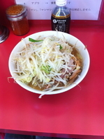 「麺半分（豚マシ、ヤサイ、ニンニク）」@ラーメン二郎 小岩店の写真