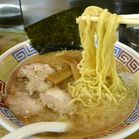 「トンコツ正油ラーメン 700円」@麻布ラーメン 芝4丁目店の写真