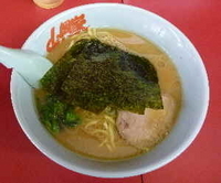 「醤油ラーメン（590円）」@ラーメン山岡家 旭川永山店の写真
