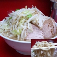 「小豚（麺カタメ/ヤサイ/ニンニク） 750円」@ラーメン二郎 西台駅前店の写真