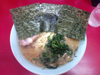 「ラーメン（中）※麺硬め」@横浜家系ラーメン 末広家の写真