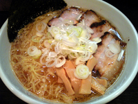 「中間（700円）」@高戸橋がんこラーメンの写真