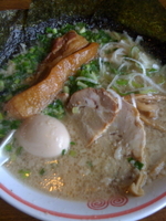 「とんとら醤油（全部のせ）」@東京とんこつ とんとら 新座店の写真