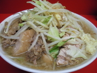 「小豚 ニンニク カラメ」@ラーメン二郎 西台駅前店の写真