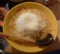 「元祖○究チーズラーメン（900円）」@九十九とんこつラーメン 恵比寿本店の写真