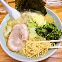 「カレ～とんこつ（塩/中盛/麺カタメ）+キャベツ 800円+100」@壱寅家 新松戸店の写真