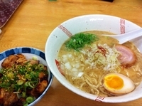 「醤油ラーメン+へためし」@らーめん 弥七の写真