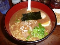 「赤坂小町ラーメン+味玉+缶ビール」@赤坂ラーメン 赤坂本店の写真