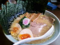 「げんこつよくばりらーめん（油:多目）880円」@めんや焔の写真