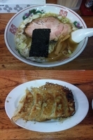 「塩ラーメン+餃子」@米屋の写真