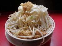 「ラーメン（680円）ヤサイ・ニンニク」@用心棒の写真