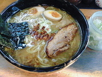 「とんこつ醤油ラーメン大￥750」@とんがら亭 東大和店の写真