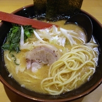 「醤油らーめん（麺固め/油多め/味濃いめ） 680円」@横浜豚骨らーめん やまと屋の写真