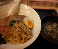 「しおつけめん+チャーシュー、メンマ」@燵家製麺の写真