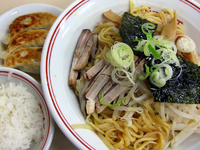 「混ぜそば定食（餃子3ヶ+小ライス）@500+150」@ラーメン王 後楽本舗の写真