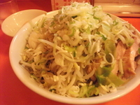 「油そば醤油（ヤサイニンニクネギカラメ）+節券」@ちばからの写真