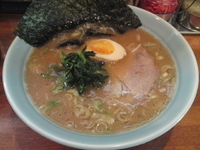 「醤油豚骨ラーメン」@きたくり家 港南台店の写真