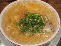 「屋台ラーメン（普通麺・カタメ）\650+替え玉（博多麺・バリカタ」@博多屋台の写真