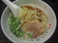 「強火炊き豚骨（700円）」@麺創房さくらの写真