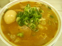 「みそらーめん+味玉」@ラーメン大草原 秋山店の写真