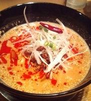 「坦々麺Hot ハーフサイズ 【430円】」@日月飯店 Kamezoの写真