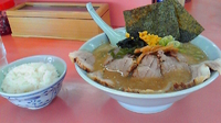 「ミソチャーシューメン中盛り（麺硬め）+ライス」@ラーメンショップ 北川辺店の写真