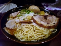 「肉支那蕎麦（730円）+味玉（100円）+バラ巻きチャー（サービ」@肉支那蕎麦 喜元門 柏店の写真