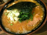 「ラーメン（麺カタメ）700円」@神田ラーメン わいず 神田本店の写真