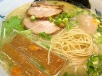 「鶏塩（700円）+半熟煮玉子（100円）」@中華そば 一楽の写真