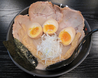 「重奏チャーシューメン（塩）+味玉+替え玉」@麺処 一誠の写真