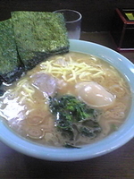 「ラーメン中盛、麺硬め/のり/味玉」@寿々㐂家の写真