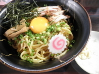 「冷やし油そば（大盛）+月見 「750円+50円」」@油濱 春日部店の写真