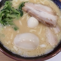 「ラーメン + 半熟味玉」@代々木商店の写真