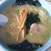 「ラーメン（麺硬め・アブラ多め）￥600」@ラーメンショップ 塚崎店の写真