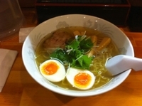 「塩らぁめん + 味付・玉子」@ラーメン専門店 麺屋 空の写真