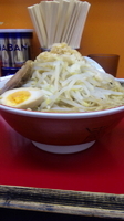 「大ラーメン麺マシ500g（ニンニク・アブラ）」@モッコリ豚の写真